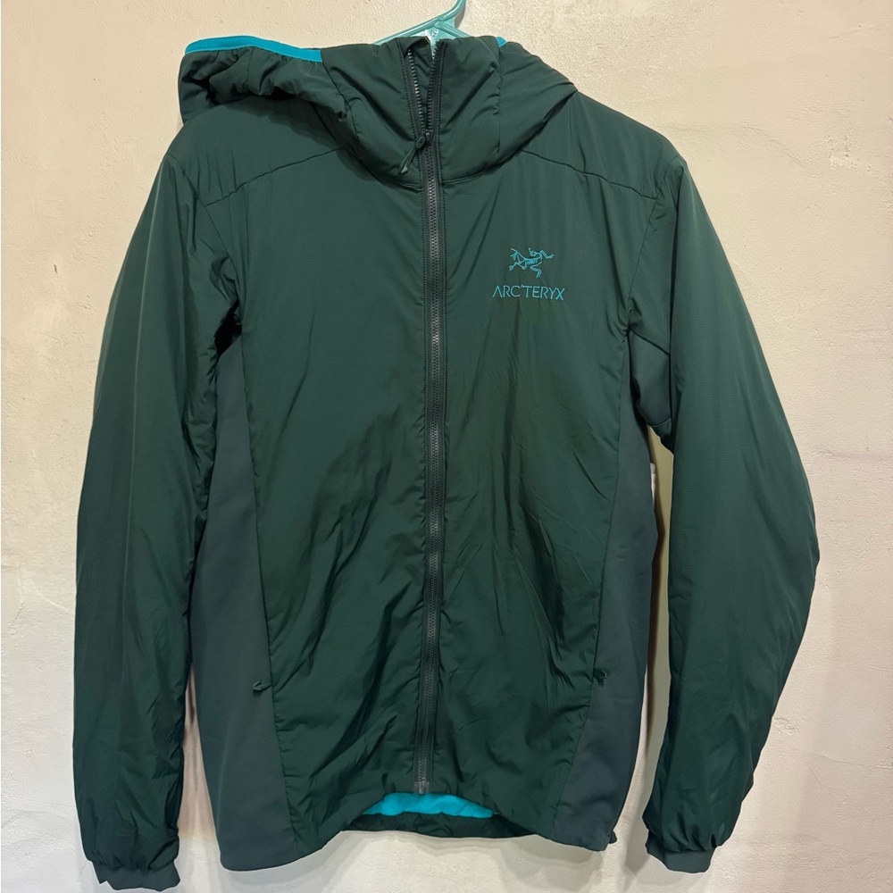 Arc'teryx atom SL Insulated Jacket men’s xs but fits like a women’s sm/med